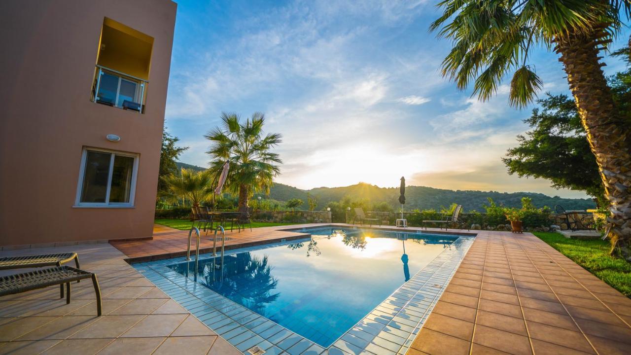 Meliades Villas Agia Marina  Екстер'єр фото