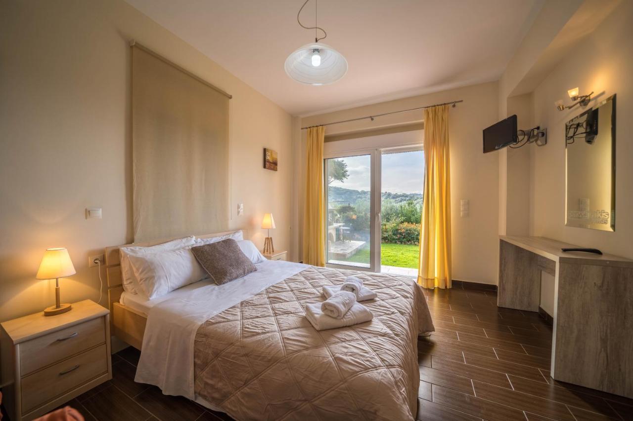 Meliades Villas Agia Marina  Екстер'єр фото